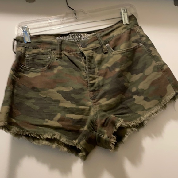 Camo short shorts - Picture 1 of 1